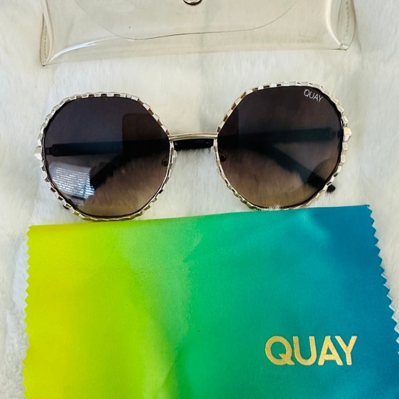 NWT Quay “BREEZE IN” round, gold frame/brown faded lens Sunglasses - Picture 7 of 10